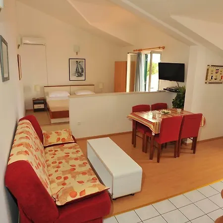 Studio 16846a